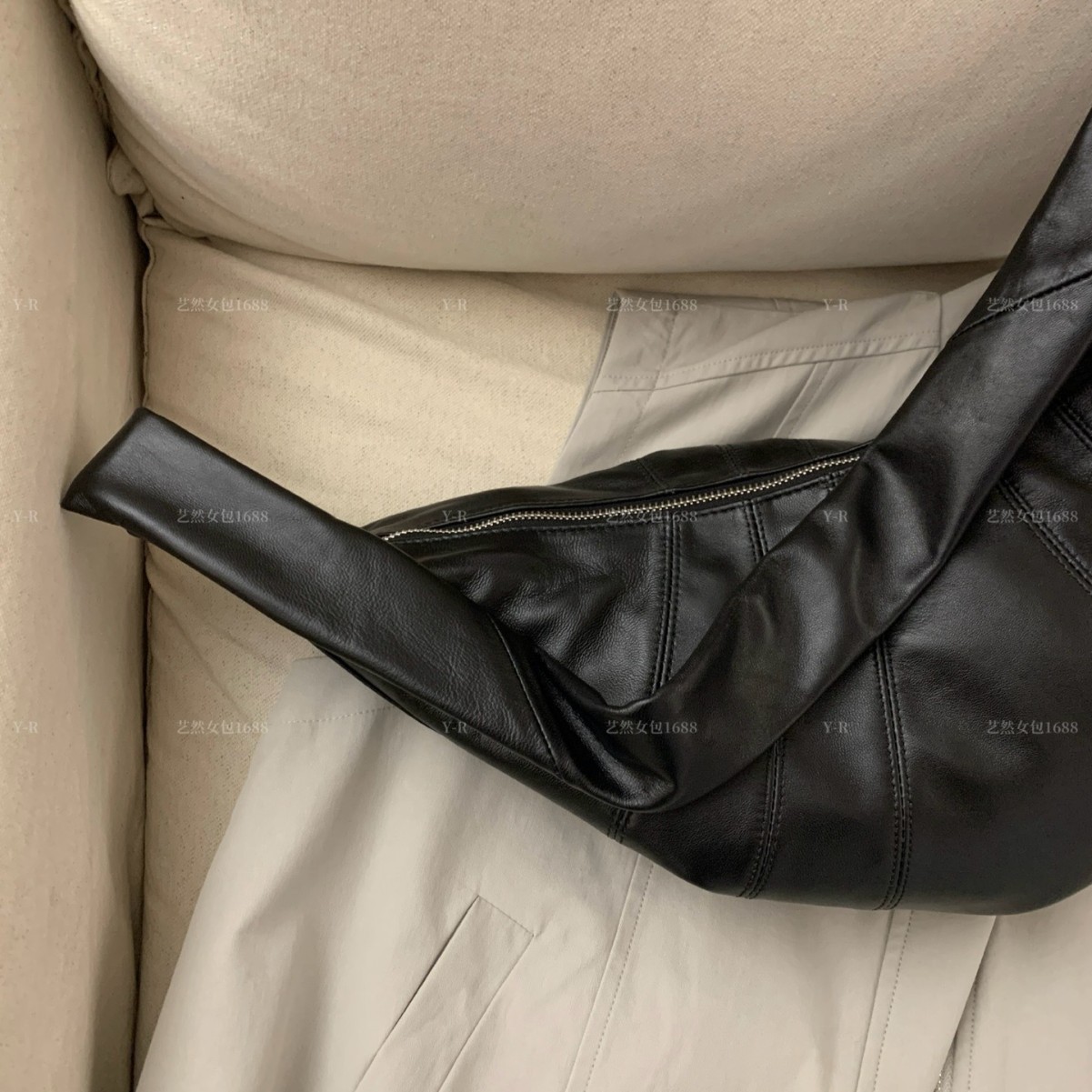 意大利进口绵羊皮牛角包高级感真皮女包慵懒松弛感百搭斜挎包包女 - Thumbnail 4