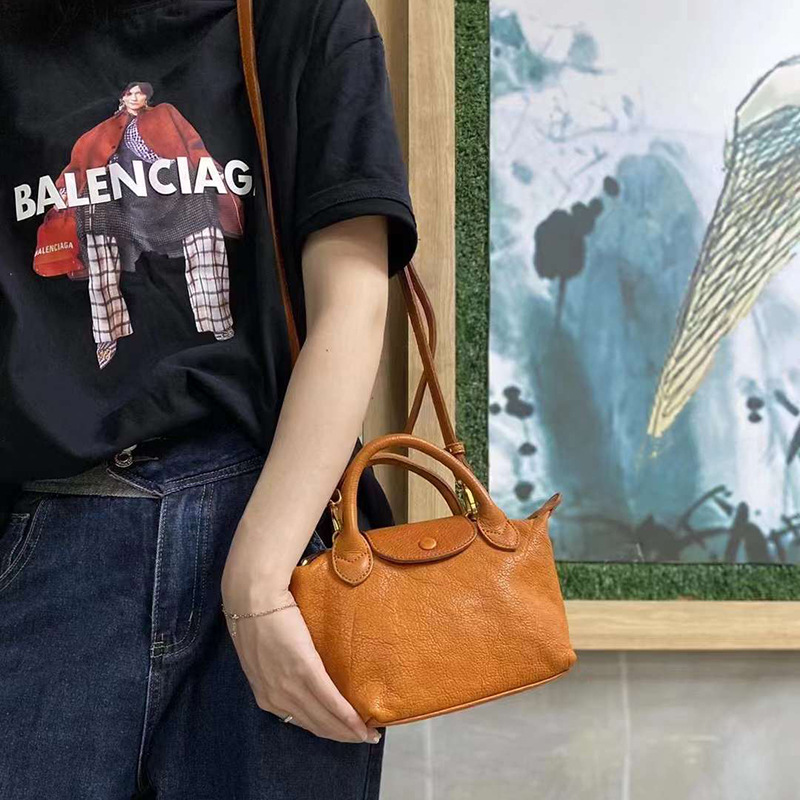French Niche Vegetable-Tanned Leather Flap Dumpling Bag 2023 New Genuine Leather Women's Handbag Shoulder Crossbody Bag - Thumbnail 3