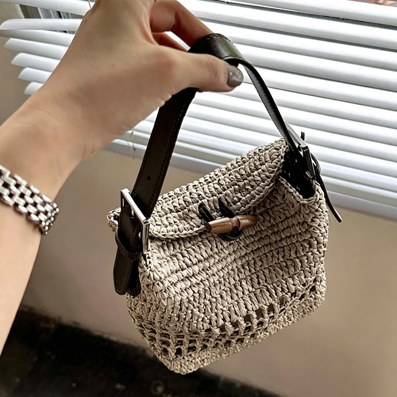 French Style Straw Woven Bag 2026 New Arrival PP Straw Horn Buckle Hollow Out Woven Vacation Handheld Bucket Bag Crossbody Bag - Thumbnail 4