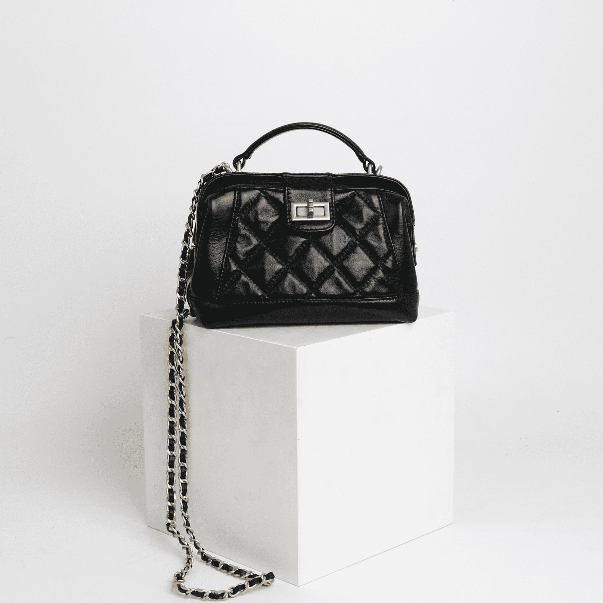 Cowhide French Niche Quilted Chain Bag For Women, Fashionable Handbag, Commuter Shoulder And Crossbody Small Bag - Thumbnail 2