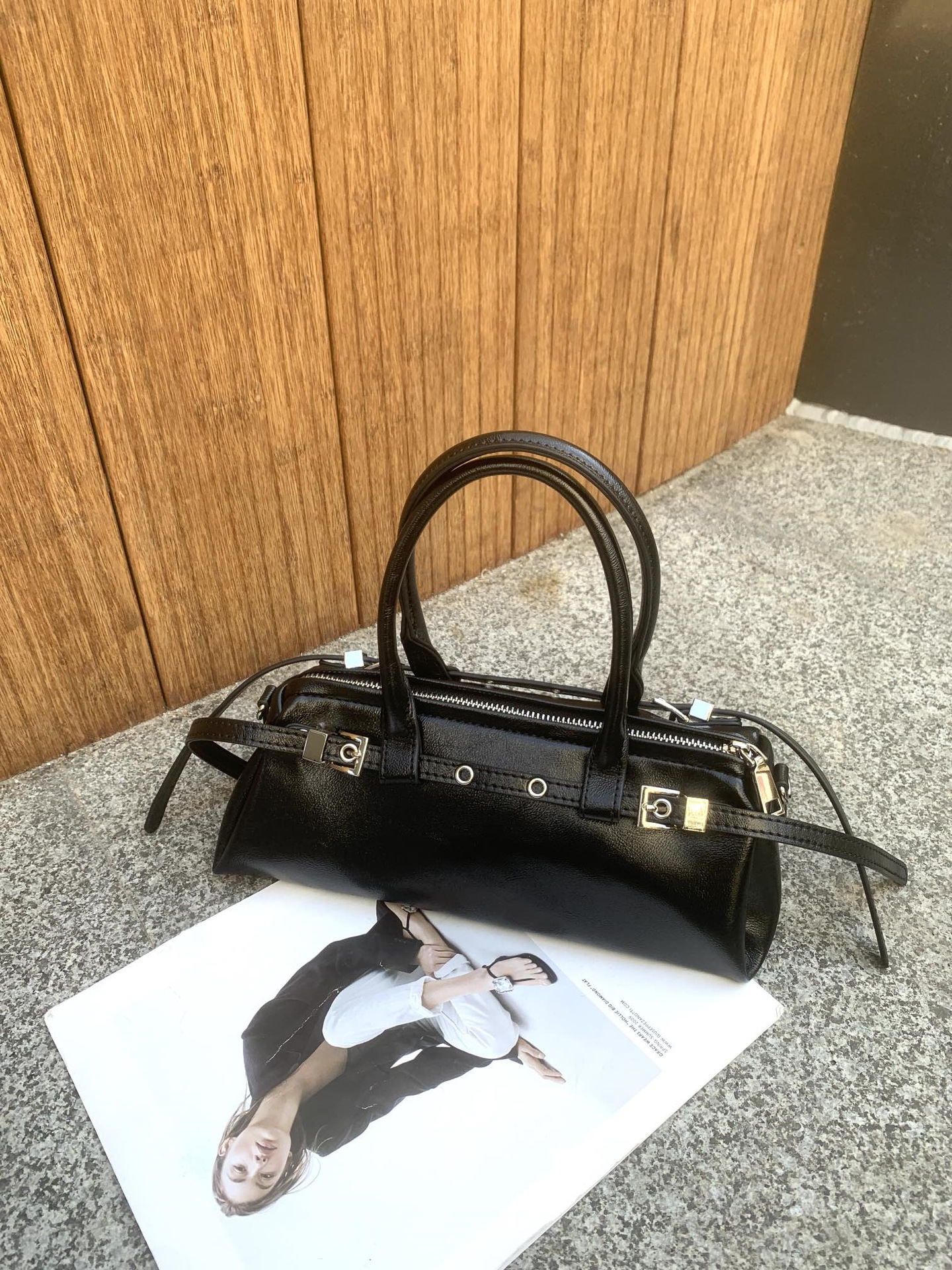 2025早春新款法式手拎三角小包小众设计感斜挎包皮带扣个性辣妹包 - Thumbnail 7