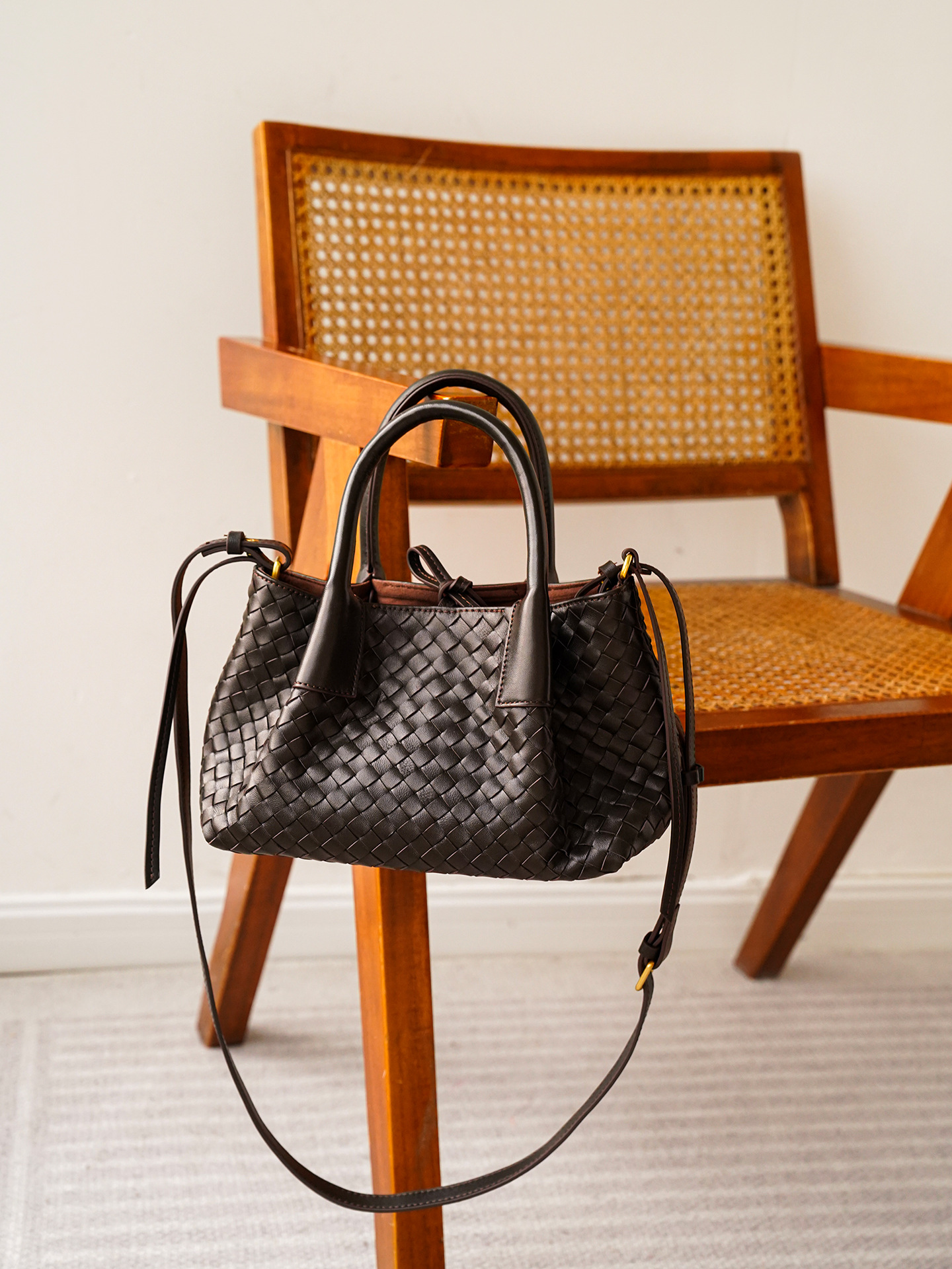 Woven Tote Bag Large Capacity Handbag Dual-Use Genuine Leather French Casual Handbag Trendy Cowhide Leather - Thumbnail 7