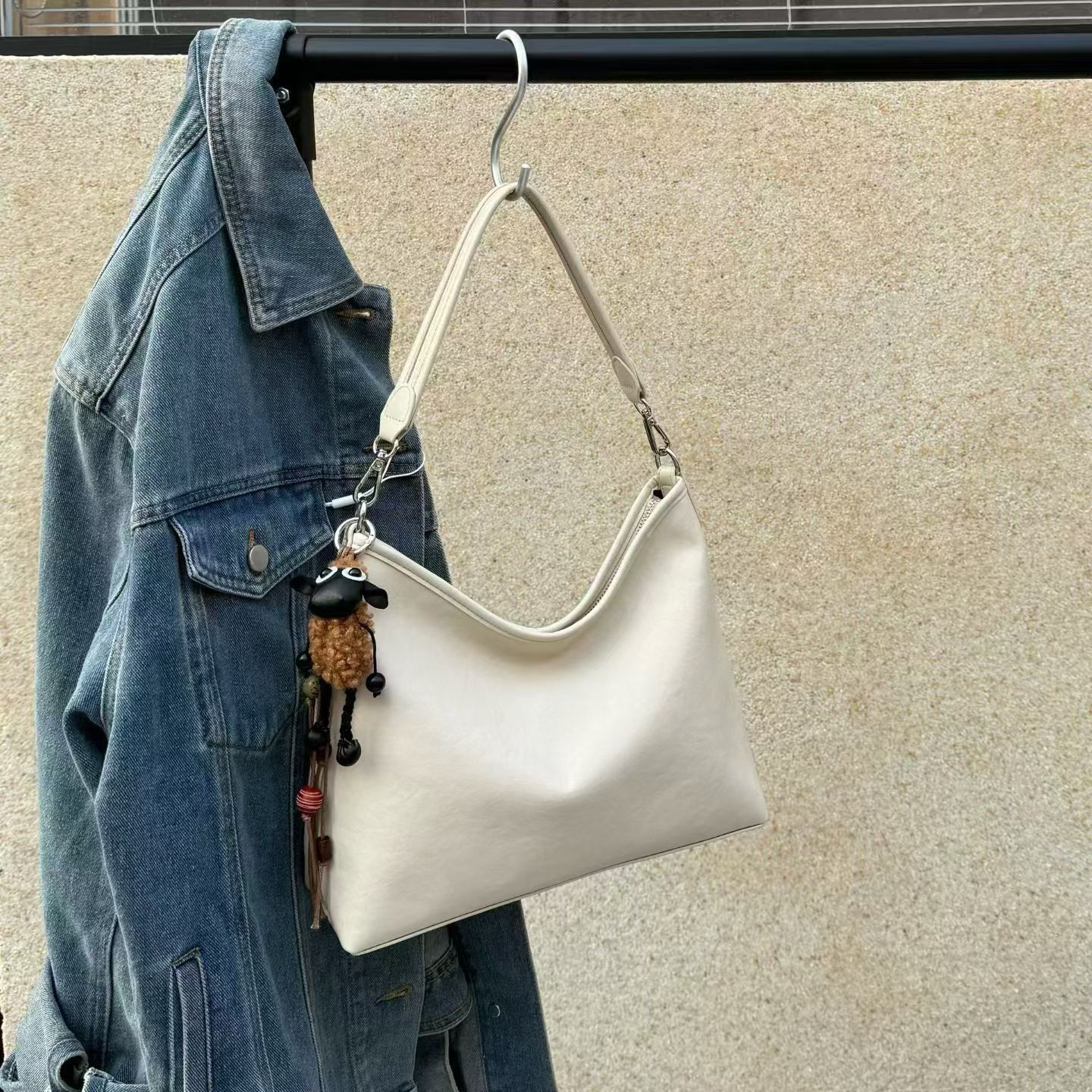 French Style Niche Underarm Bag For Women 2026 New Spring/Autumn Fashion Single Shoulder Bag Elegant Versatile Commuter Baguette Bag - Thumbnail 3