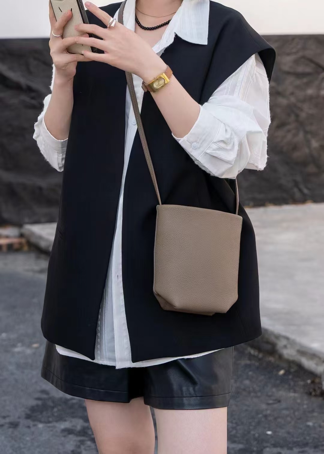 French Niche Row Top Grain Cowhide Phone Bag, Versatile Lightweight Park Shoulder Crossbody Mini Bucket Bag - Thumbnail 7