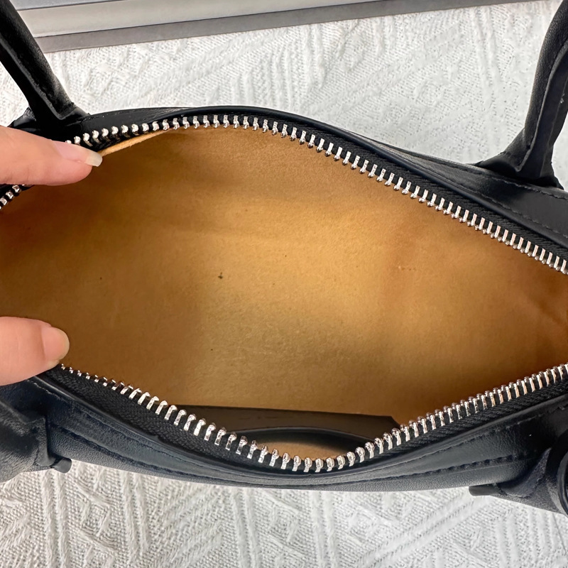 Amazon Best-Selling Baguette Bag Genuine Leather Sausage Bag French Niche Retro Underarm Women's Handbag Shoulder Crossbody Bag - Thumbnail 3