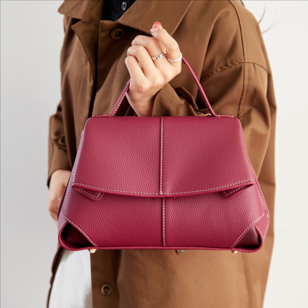 French Style Lychee Grain Luxury Handbag For Women 2026 New Large Capacity Niche Shoulder Bag Fashion Daily Crossbody Bag