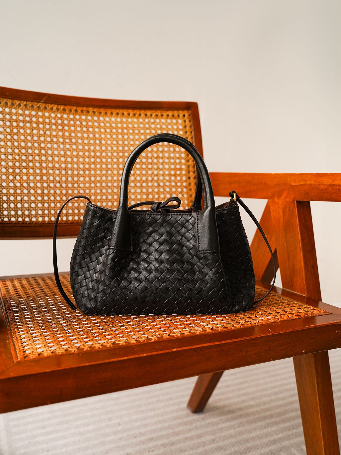 Woven Tote Bag Large Capacity Handbag Dual-Use Genuine Leather French Casual Handbag Trendy Cowhide Leather - Thumbnail 8