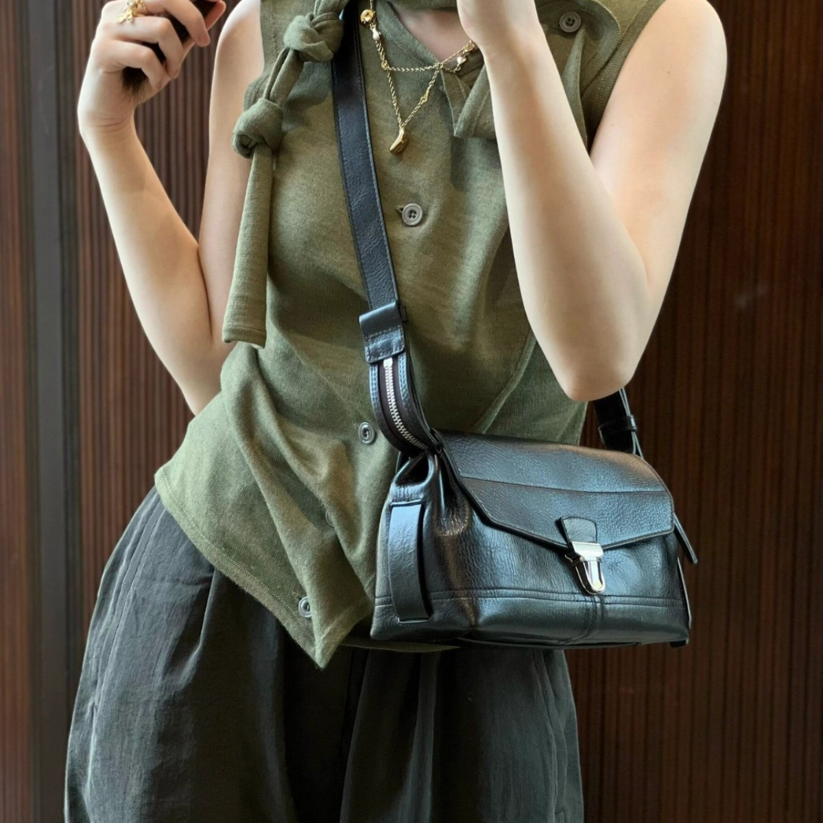 Gear Bag Single Shoulder Top Grain Cowhide Crossbody Bag French Niche Commuter Bag Flocked Leather Messenger Bag - Thumbnail 3