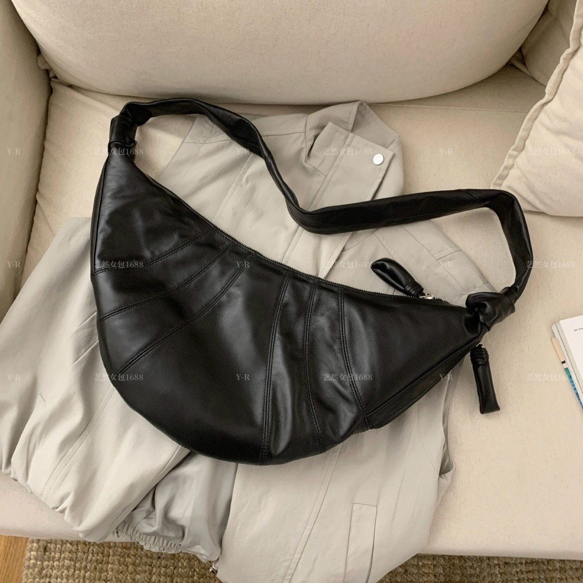 意大利进口绵羊皮牛角包高级感真皮女包慵懒松弛感百搭斜挎包包女 - Thumbnail 2