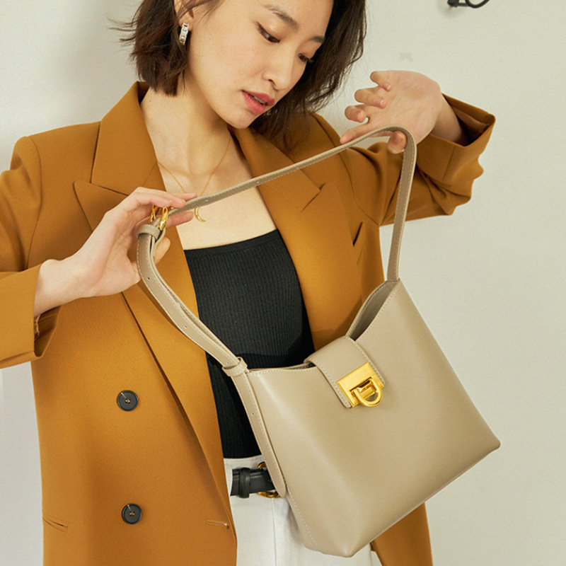 2026 New French Style Niche Bucket Bag For Women, Trendy Versatile Shoulder And Crossbody Bag Wholesale