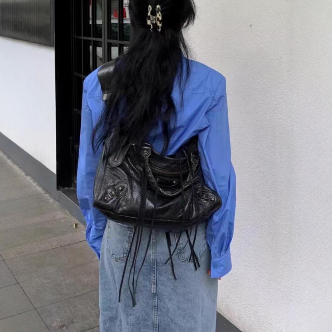 小众设计法式时尚铆钉机车包ABG辣妹高级大容量单肩斜挎手提包 - Thumbnail 2