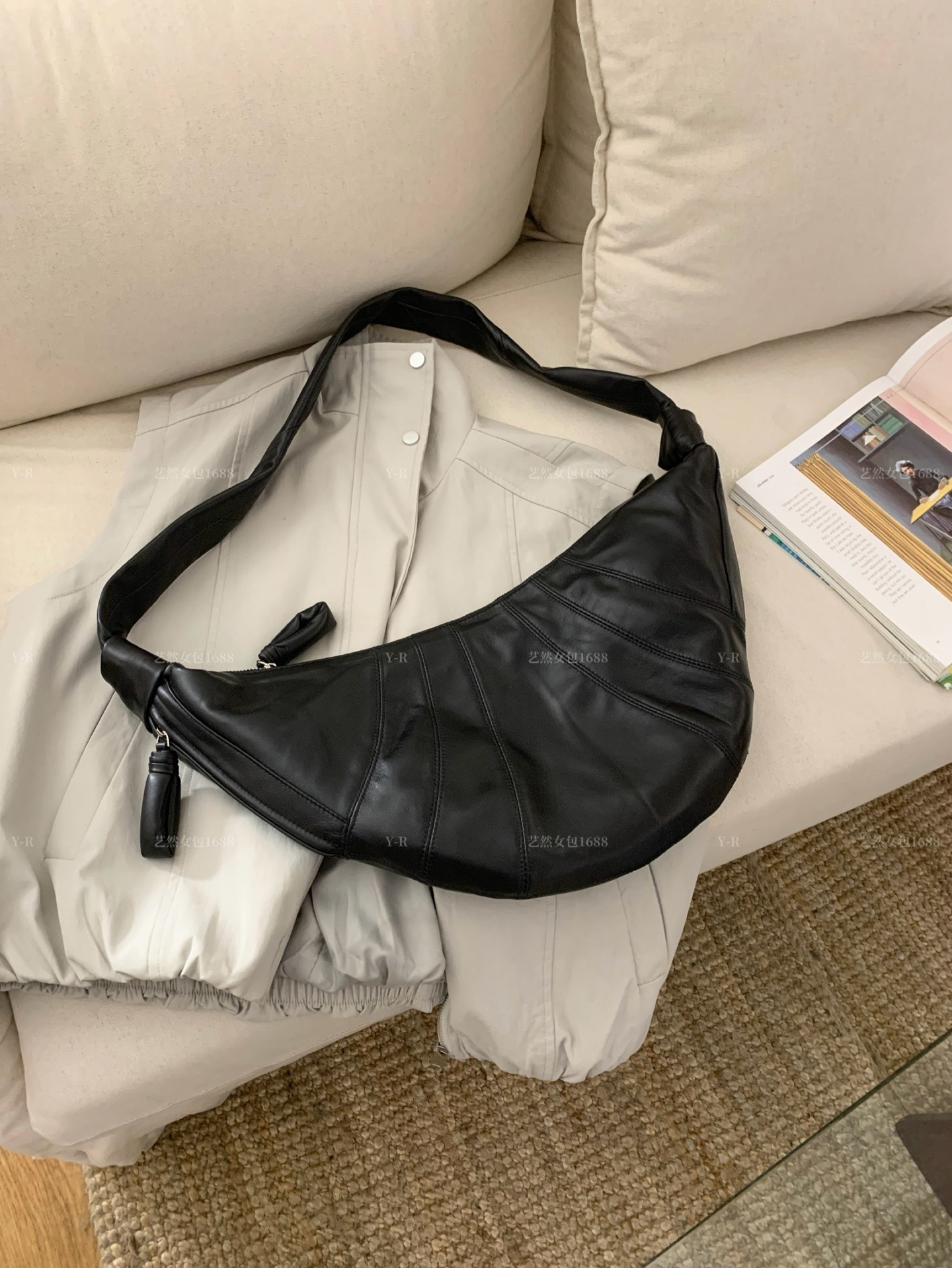 意大利进口绵羊皮牛角包高级感真皮女包慵懒松弛感百搭斜挎包包女 - Thumbnail 6