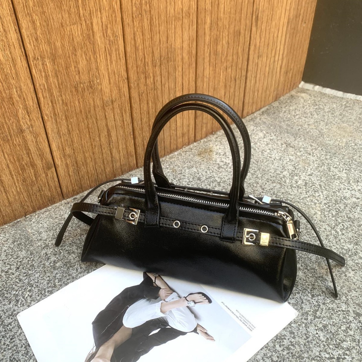 2025早春新款法式手拎三角小包小众设计感斜挎包皮带扣个性辣妹包 - Thumbnail 2