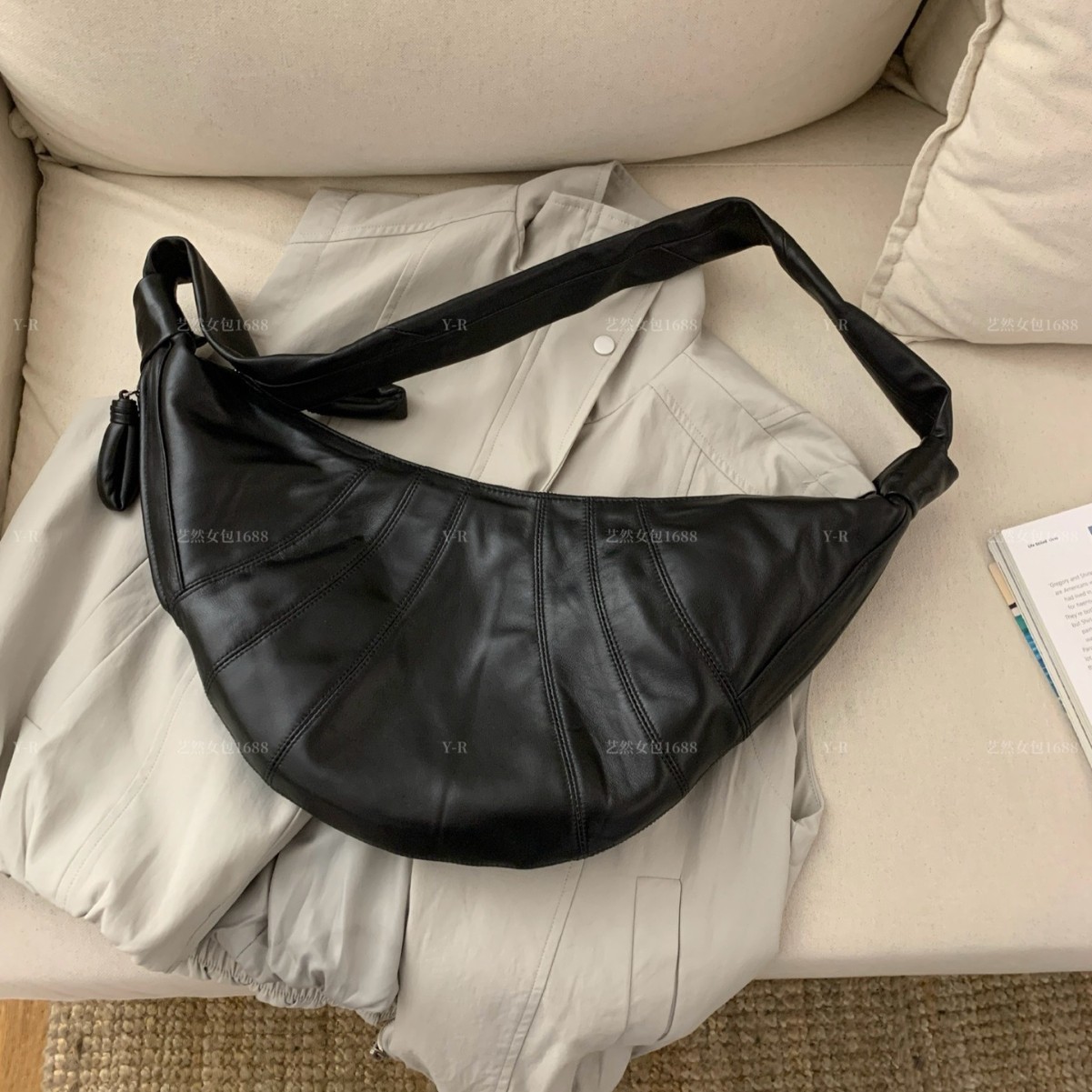 意大利进口绵羊皮牛角包高级感真皮女包慵懒松弛感百搭斜挎包包女 - Thumbnail 3