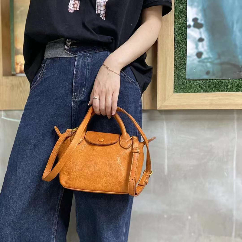 French Niche Vegetable-Tanned Leather Flap Dumpling Bag 2023 New Genuine Leather Women's Handbag Shoulder Crossbody Bag - Thumbnail 4