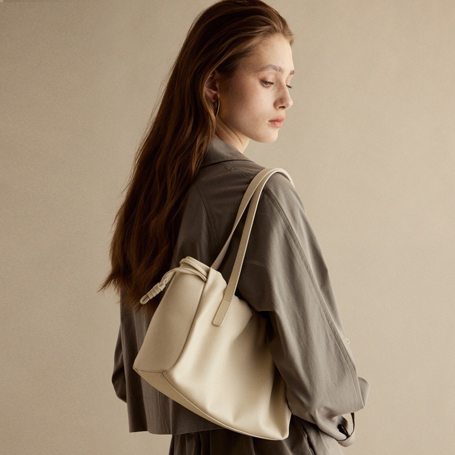 2026 New Tote Bag Cowhide Leather French Ruched Underarm Bag Spring Summer Shoulder Genuine Leather Women's Commuter Bag - Thumbnail 2